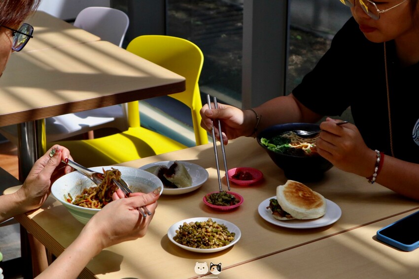 臺中太平美食|一利香好食廚房.在寬敞舒適的用餐空間,悠閒享受