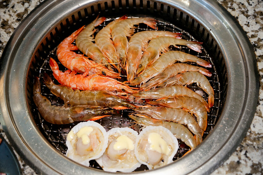 桃園燒肉饗宴每人599起隨你點~必點比臉大牛排．安格斯16oz嫩肩牛排、澳洲M9和牛~夜晚九點後免費升級飲品．Oh ! Yaki 精緻燒肉吃到飽-中壢店|