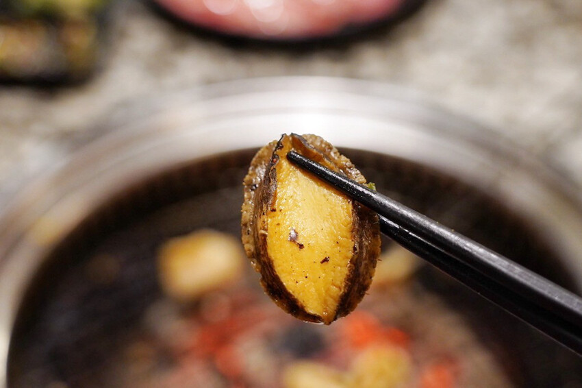 平日超值饗宴才599元！晚上9點後啤酒調酒無限暢飲～