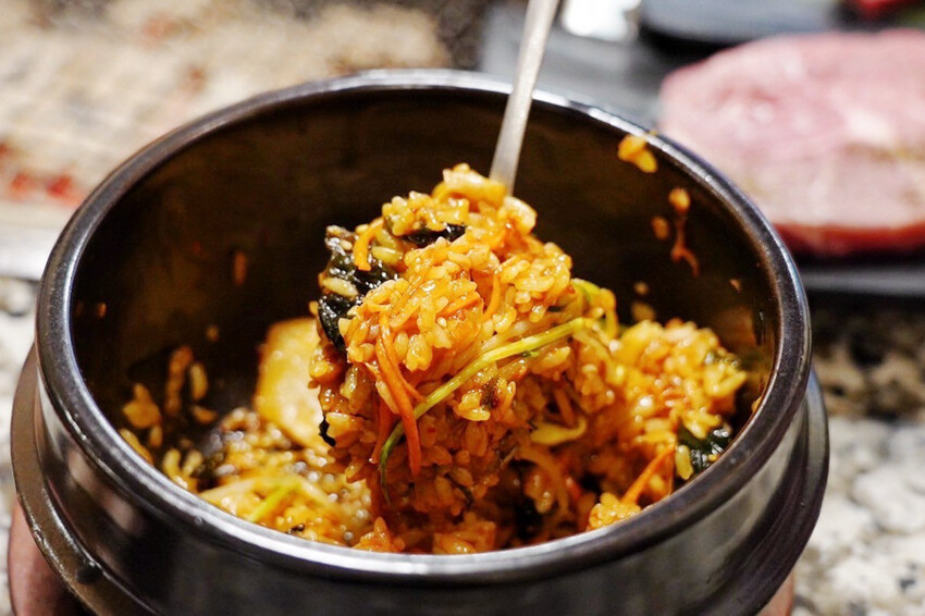 平日超值饗宴才599元！晚上9點後啤酒調酒無限暢飲～