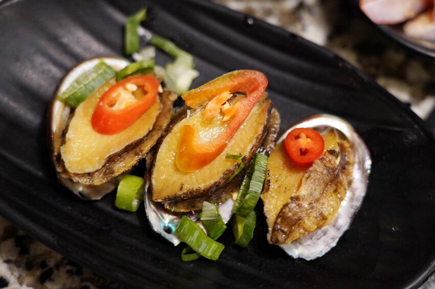 平日超值饗宴才599元！晚上9點後啤酒調酒無限暢飲～