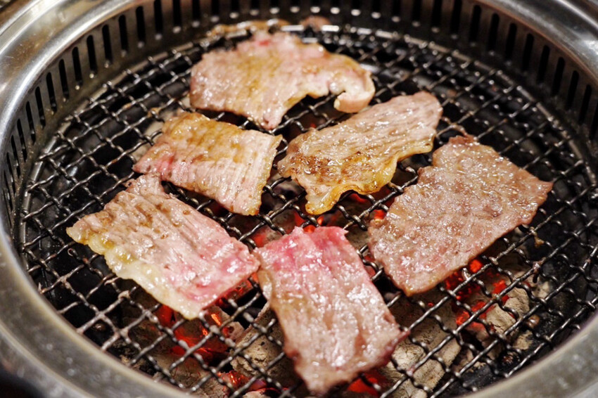 平日超值饗宴才599元！晚上9點後啤酒調酒無限暢飲～