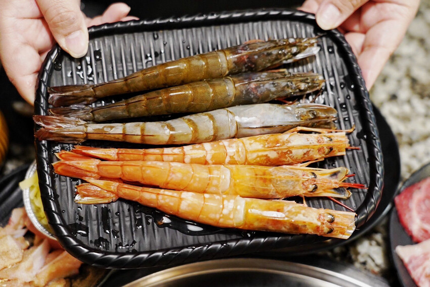 平日超值饗宴才599元！晚上9點後啤酒調酒無限暢飲～