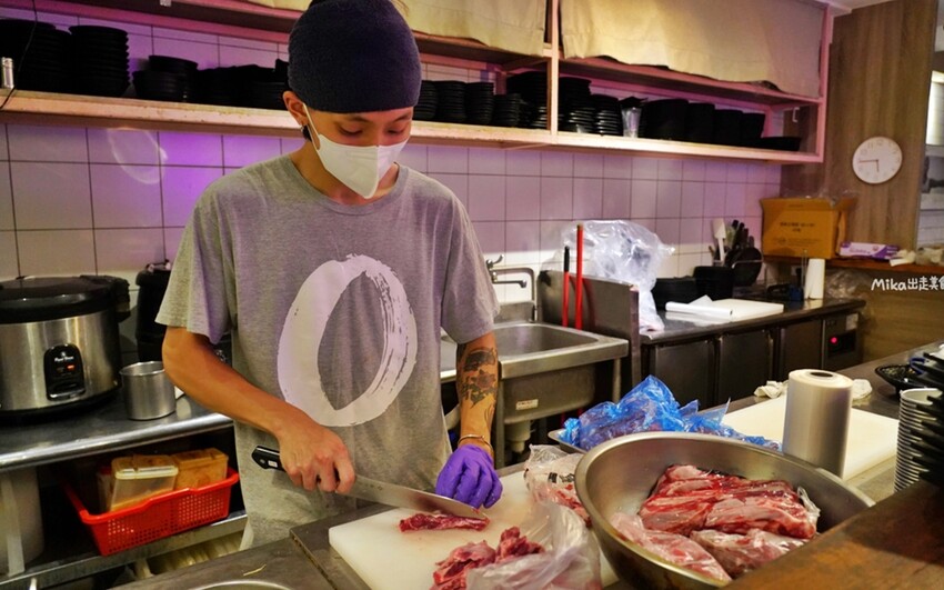 中壢燒肉吃到飽激推Oh ! Yaki!高CP值戰斧豬排 牛排學生也愛來。