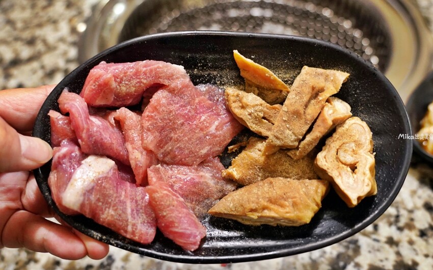 中壢燒肉吃到飽激推Oh ! Yaki!高CP值戰斧豬排 牛排學生也愛來。