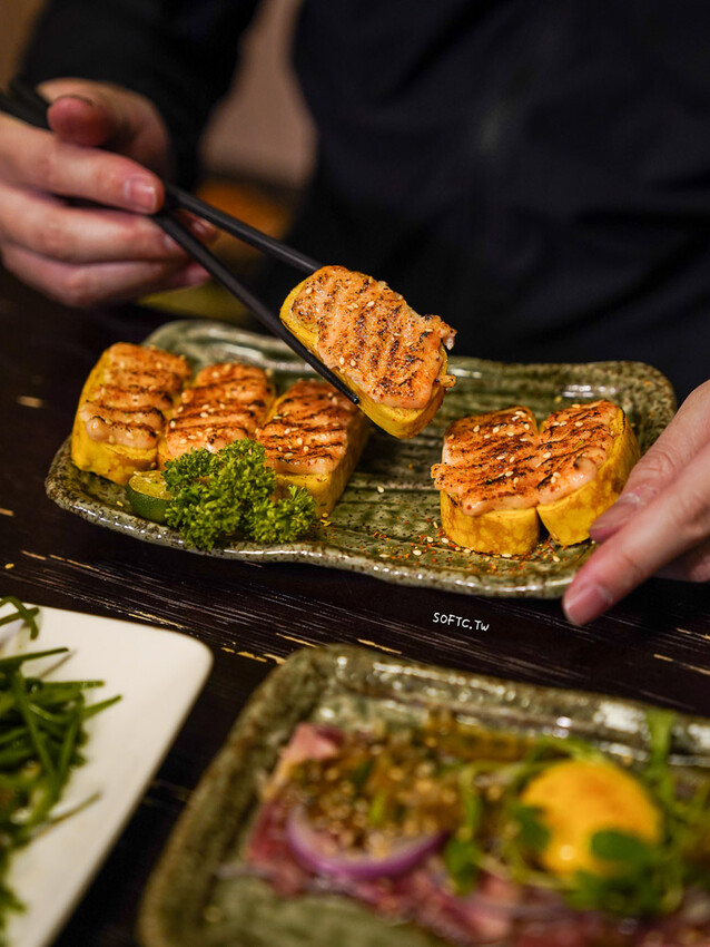 三重餐廳推薦「芳樂稷串燒居酒屋」三重美食適合聚餐平價串燒 - 軟西,遊記