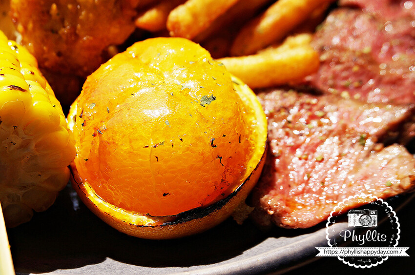 森林系餐廳『慕泥灰咖啡文創店』｜台中最受歡迎的IG人氣餐廳｜台中老宅早午餐｜餐點精緻有特色份量多｜大推「雞牛特工隊」套餐 - 相片中的菲莉絲