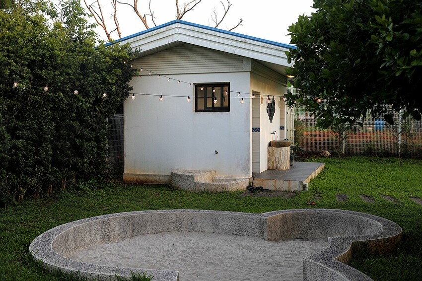 台中市大肚區秒飛希臘！隱居山林地中海風情藍白建築 一星級餐廳岩燒料理 不預約吃不到｜嵐會館(台中親子餐廳推薦、寵物