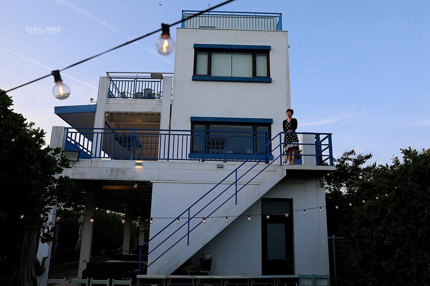 台中市大肚區秒飛希臘！隱居山林地中海風情藍白建築 一星級餐廳岩燒料理 不預約吃不到｜嵐會館(台中親子餐廳推薦、寵物