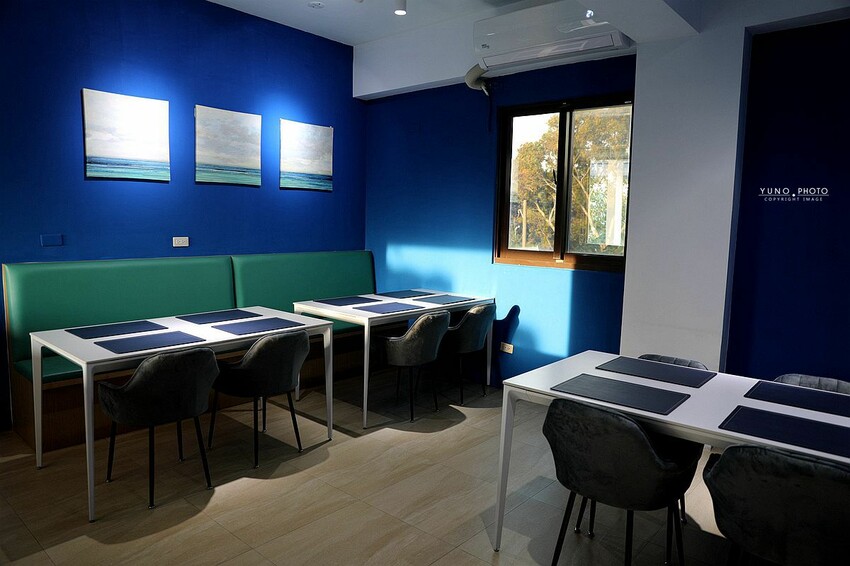 台中市大肚區秒飛希臘！隱居山林地中海風情藍白建築 一星級餐廳岩燒料理 不預約吃不到｜嵐會館(台中親子餐廳推薦、寵物