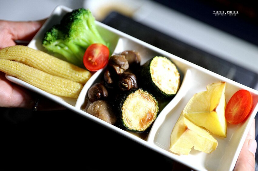 台中市大肚區秒飛希臘！隱居山林地中海風情藍白建築 一星級餐廳岩燒料理 不預約吃不到｜嵐會館(台中親子餐廳推薦、寵物