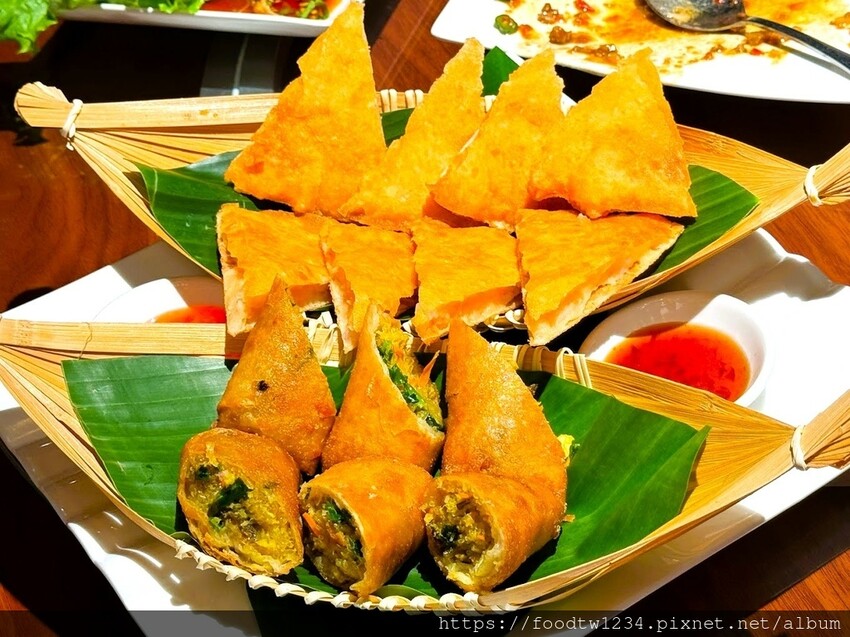 [台北泰式]內湖區港墘站「銀象雲泰美食館」新開幕平價料多多給