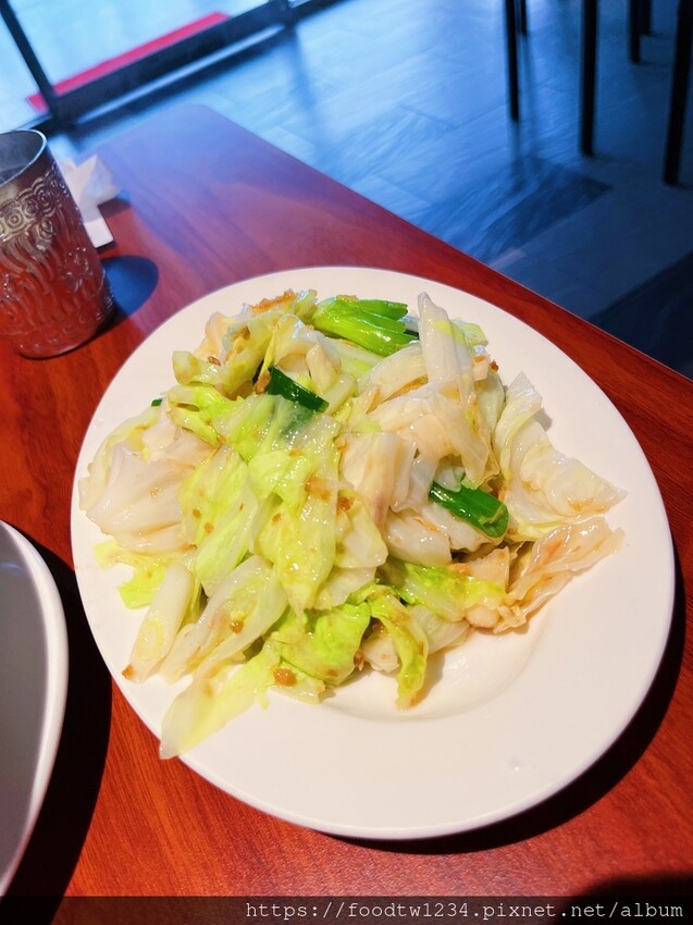 [台北泰式]內湖區港墘站「銀象雲泰美食館」新開幕平價料多多給