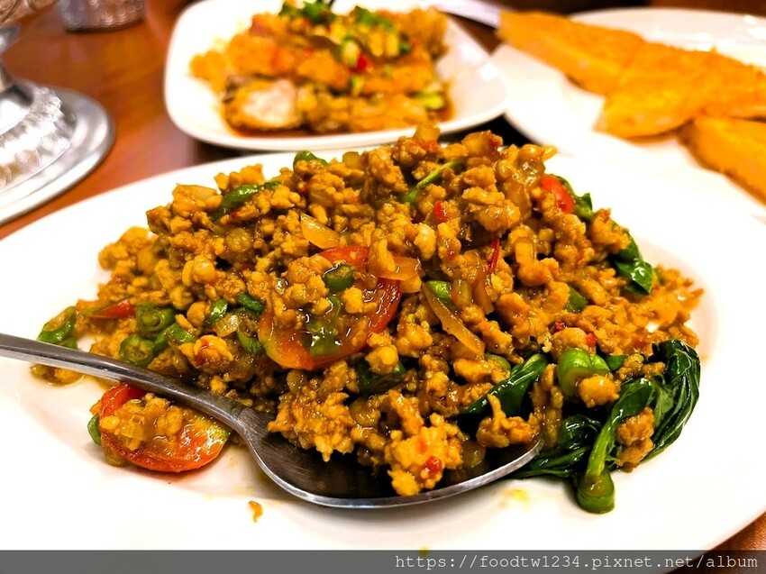 [台北泰式]內湖區港墘站「銀象雲泰美食館」新開幕平價料多多給