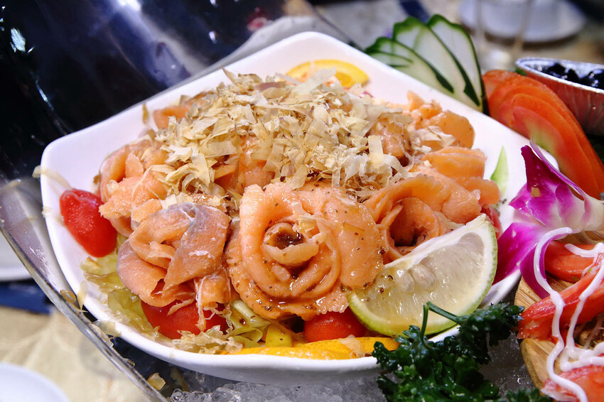 熱鬧滾滾的尾牙祭開跑囉〜宸軒園粵菜海鮮中興店,辦桌只要880