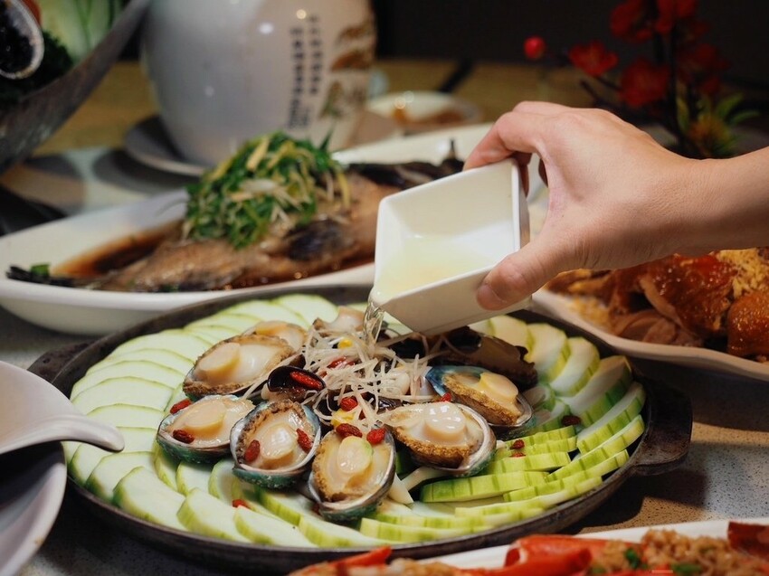 2025新北新店年菜推薦！宸軒園圍爐外帶首選，港式圍爐料理超澎派。