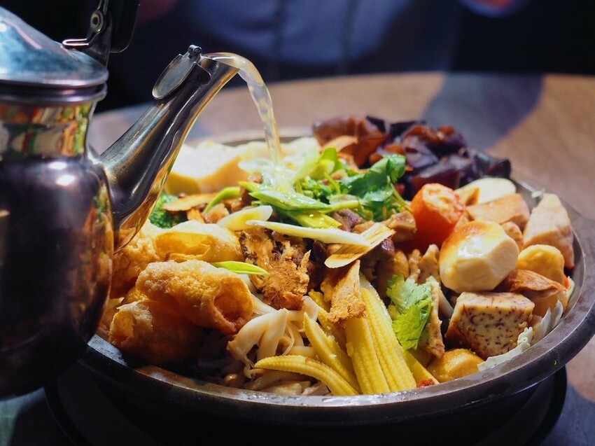 2025新北新店年菜推薦！宸軒園圍爐外帶首選，港式圍爐料理超澎派。