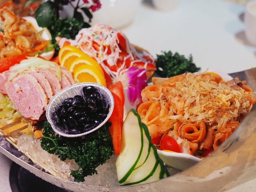 2025新北新店年菜推薦！宸軒園圍爐外帶首選，港式圍爐料理超澎派。