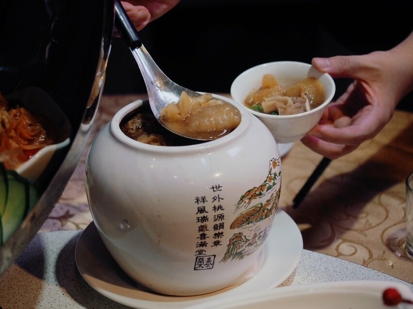 2025新北新店年菜推薦！宸軒園圍爐外帶首選，港式圍爐料理超澎派。