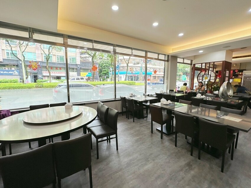 2025新北新店年菜推薦！宸軒園圍爐外帶首選，港式圍爐料理超澎派。