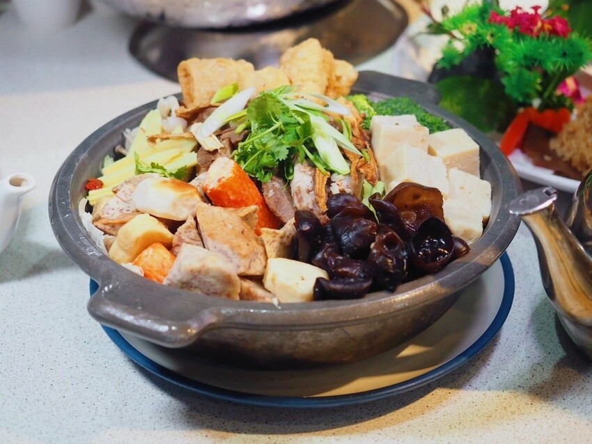 2025新北新店年菜推薦！宸軒園圍爐外帶首選，港式圍爐料理超澎派。