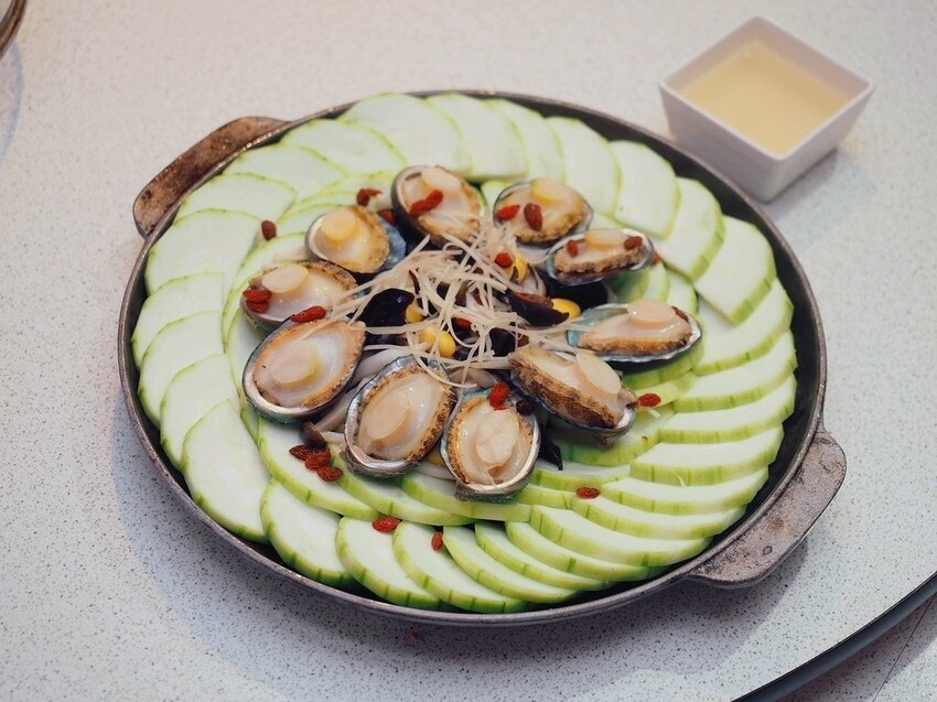 2025新北新店年菜推薦！宸軒園圍爐外帶首選，港式圍爐料理超澎派。