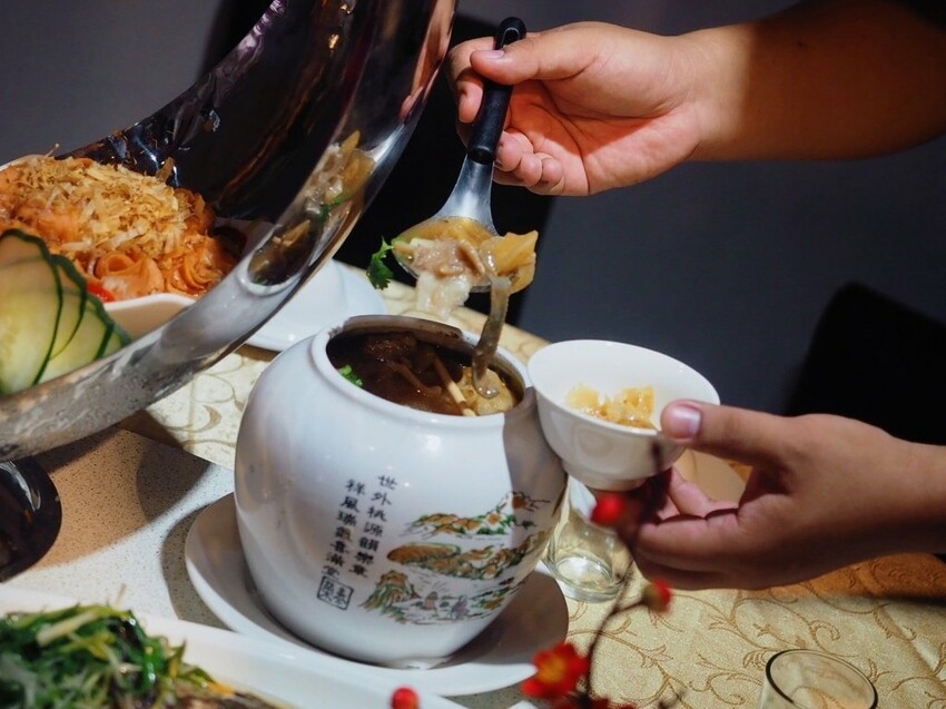 2025新北新店年菜推薦！宸軒園圍爐外帶首選，港式圍爐料理超澎派。