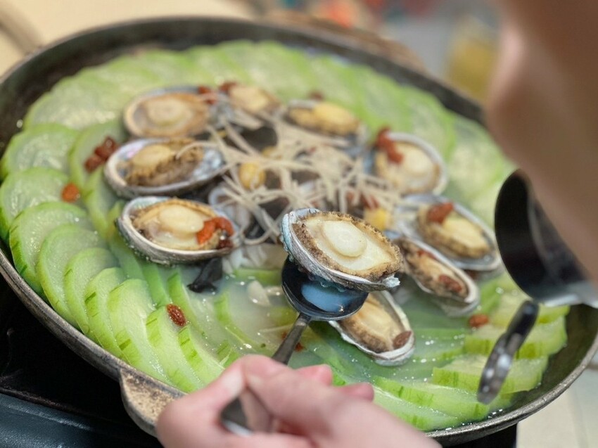 2025新北新店年菜推薦！宸軒園圍爐外帶首選，港式圍爐料理超澎派。