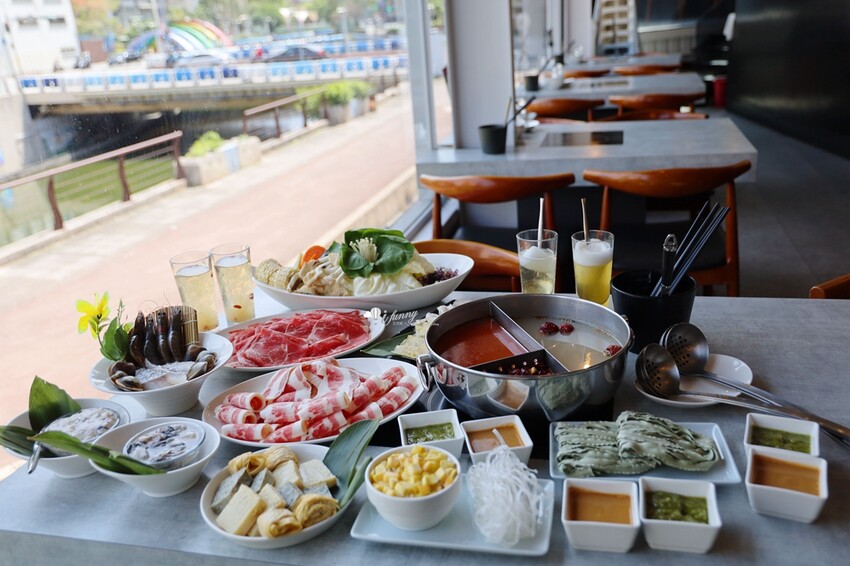 新北市新莊區22:02火鍋。樂活 新莊森林系景觀火鍋 當日壽星送等歲肉片