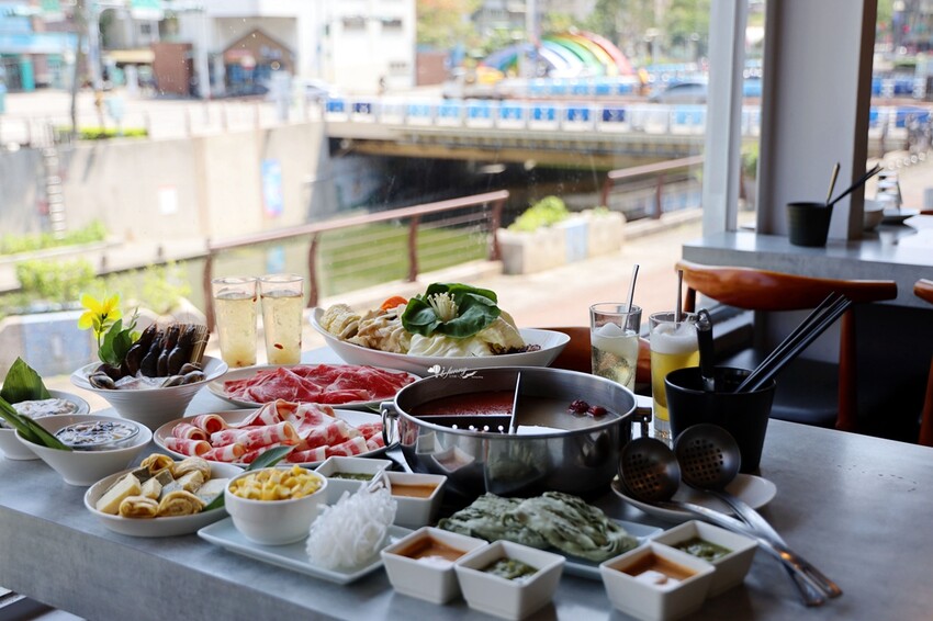 新北市新莊區22:02火鍋。樂活 新莊森林系景觀火鍋 當日壽星送等歲肉片