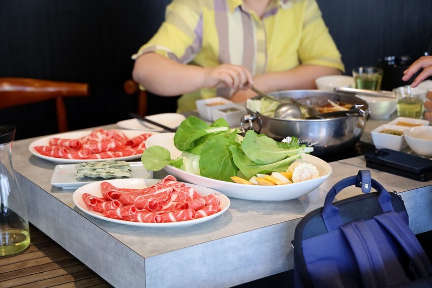 新北市新莊區22:02火鍋。樂活 新莊森林系景觀火鍋 當日壽星送等歲肉片