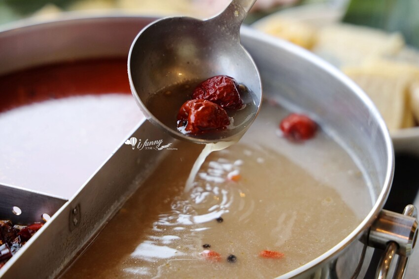 新北市新莊區22:02火鍋。樂活 新莊森林系景觀火鍋 當日壽星送等歲肉片