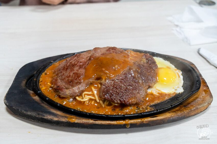 台中市沙鹿區(原沙鹿市場)來來牛排 | 台中海線美食推薦!在地40年老店從攤販賣到開店面~