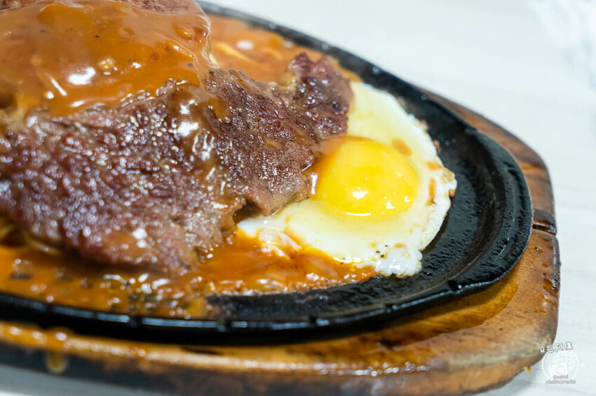 台中市沙鹿區(原沙鹿市場)來來牛排 | 台中海線美食推薦!在地40年老店從攤販賣到開店面~