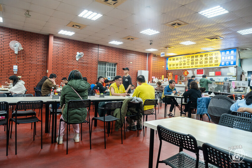 台中市沙鹿區(原沙鹿市場)來來牛排 | 台中海線美食推薦!在地40年老店從攤販賣到開店面~