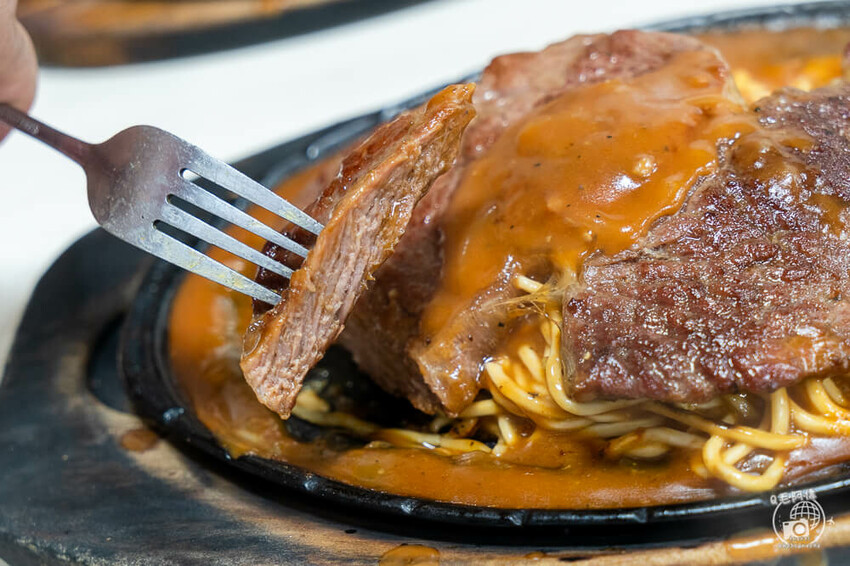 台中市沙鹿區(原沙鹿市場)來來牛排 | 台中海線美食推薦!在地40年老店從攤販賣到開店面~