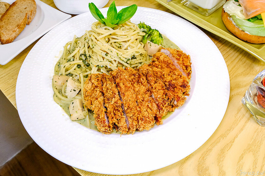 超隱密歐風咖啡館秘境，Lycka幸福手沖咖啡館全預約制靜謐氛圍，享用貝果早午餐、脆皮豬排配手沖咖啡！