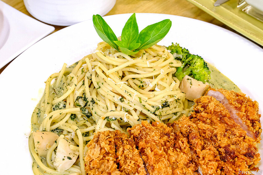 超隱密歐風咖啡館秘境，Lycka幸福手沖咖啡館全預約制靜謐氛圍，享用貝果早午餐、脆皮豬排配手沖咖啡！