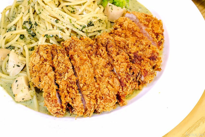 超隱密歐風咖啡館秘境，Lycka幸福手沖咖啡館全預約制靜謐氛圍，享用貝果早午餐、脆皮豬排配手沖咖啡！