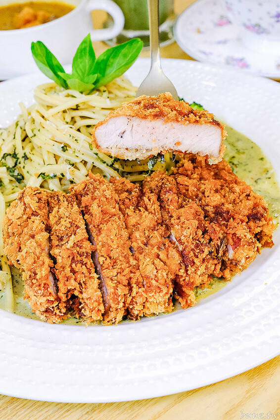 超隱密歐風咖啡館秘境，Lycka幸福手沖咖啡館全預約制靜謐氛圍，享用貝果早午餐、脆皮豬排配手沖咖啡！