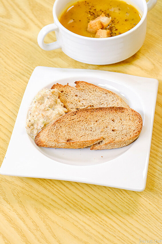 超隱密歐風咖啡館秘境，Lycka幸福手沖咖啡館全預約制靜謐氛圍，享用貝果早午餐、脆皮豬排配手沖咖啡！