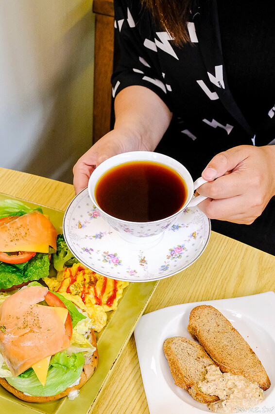 超隱密歐風咖啡館秘境，Lycka幸福手沖咖啡館全預約制靜謐氛圍，享用貝果早午餐、脆皮豬排配手沖咖啡！