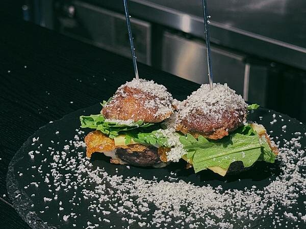 台北市大安區大安區美食-------原來韓國料理也可以很精緻的1993韓式無菜單料理