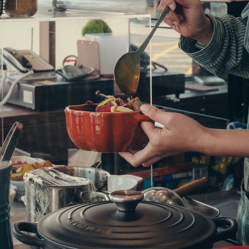 台南市永康區【台南 永康區】溫暖手做炊飯餐點 禾呷炊食坊  LE CREUSET鑄鐵鍋料理