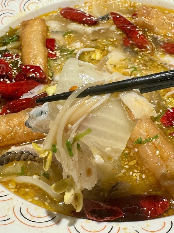 桃園市中壢區桃園 |中壢區 |漢來旗下「溜溜酸菜魚」北台灣首店插旗中壢SOGO百貨,美味不分南、北全都能吃得到。(中壢