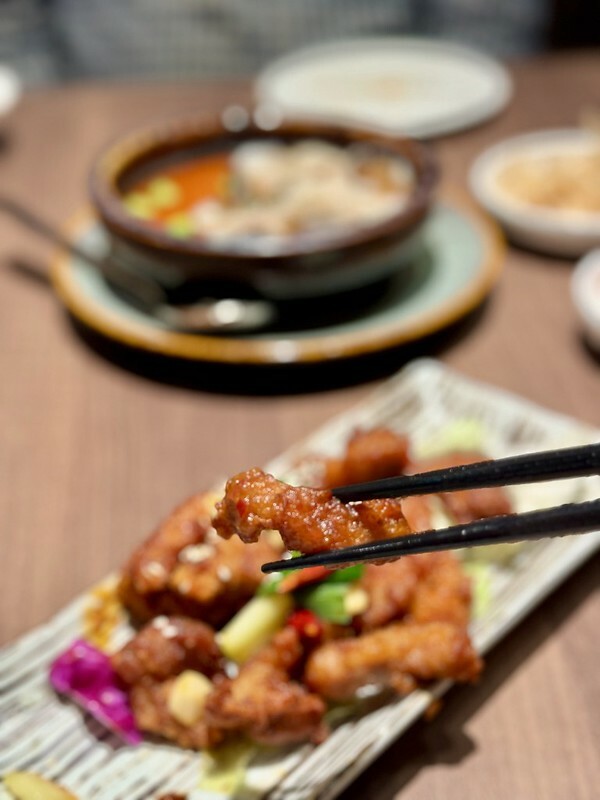 桃園市中壢區桃園 |中壢區 |漢來旗下「溜溜酸菜魚」北台灣首店插旗中壢SOGO百貨,美味不分南、北全都能吃得到。(中壢