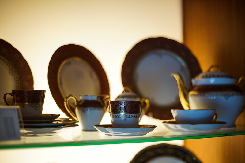 [ 台北中山區 ] 這間隱身在大樓裏的貴婦下午茶 巴洛克風格華麗奢華 上千件名瓷杯盤餐具 還有專人導覽 南京復興下午茶推薦-玫瑰夫人西洋茶俱樂部