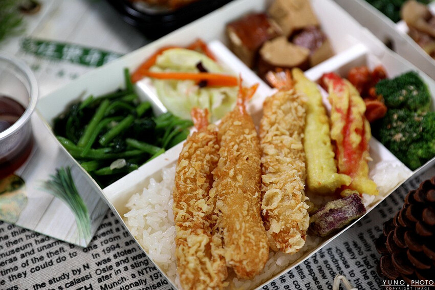 台中市南區用心製作的美味飯盒!激推人氣海陸雙拼 內用熱湯、飲料無限續