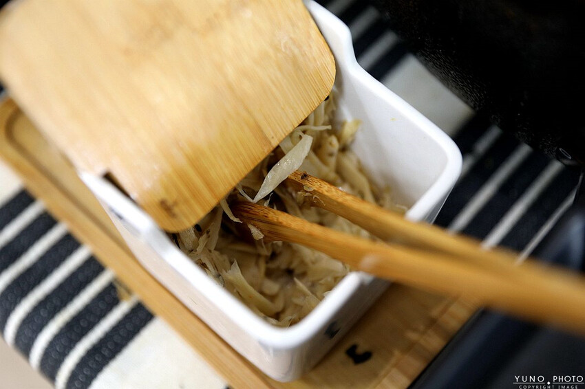 台中市南區用心製作的美味飯盒!激推人氣海陸雙拼 內用熱湯、飲料無限續