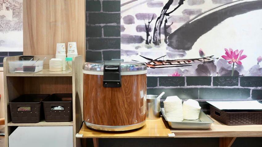 新北市汐止區[新北美食] 海神熱炒-汐止宵夜｜來自澎湖的海味，必點「紅新娘魚、澎湖小管」！